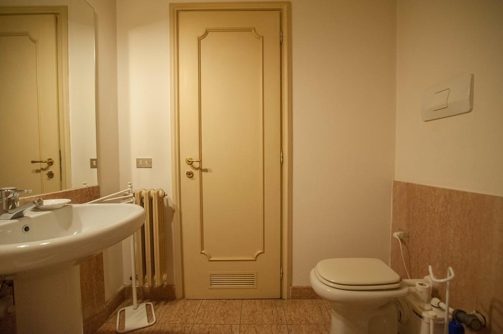 ヴェローナItalianflat - Palazzo Zeinerアパートメント エクステリア 写真