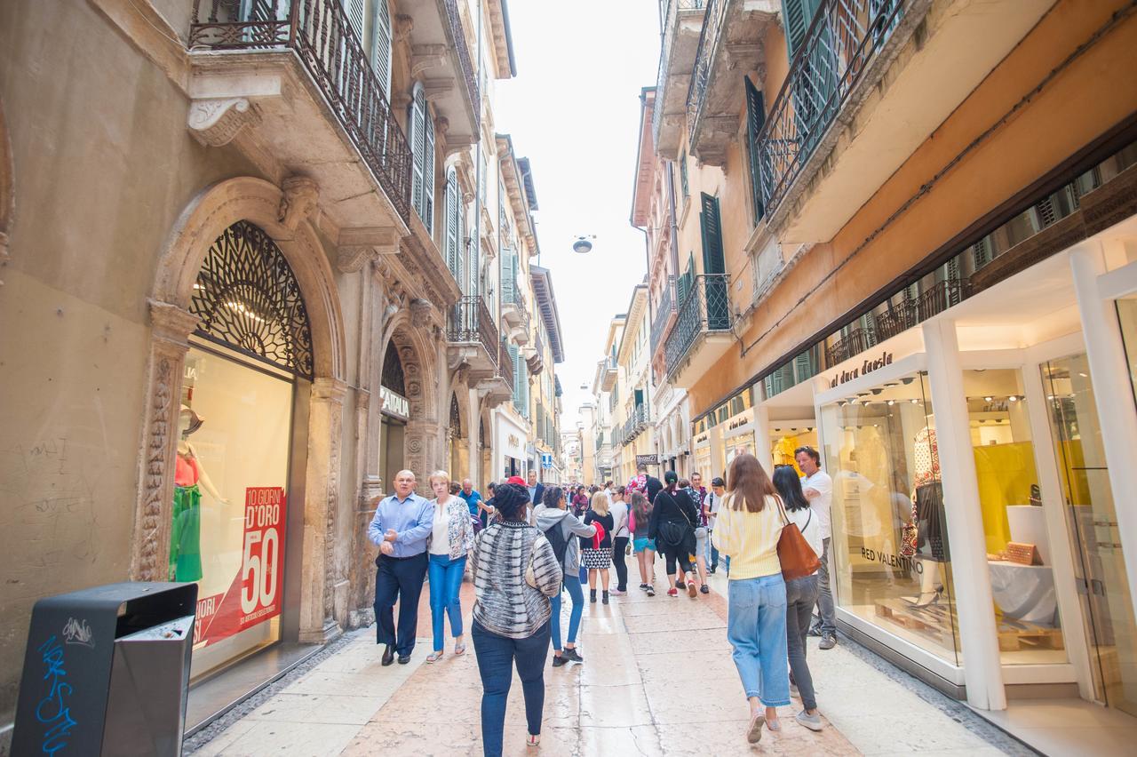 ヴェローナItalianflat - Palazzo Zeinerアパートメント エクステリア 写真