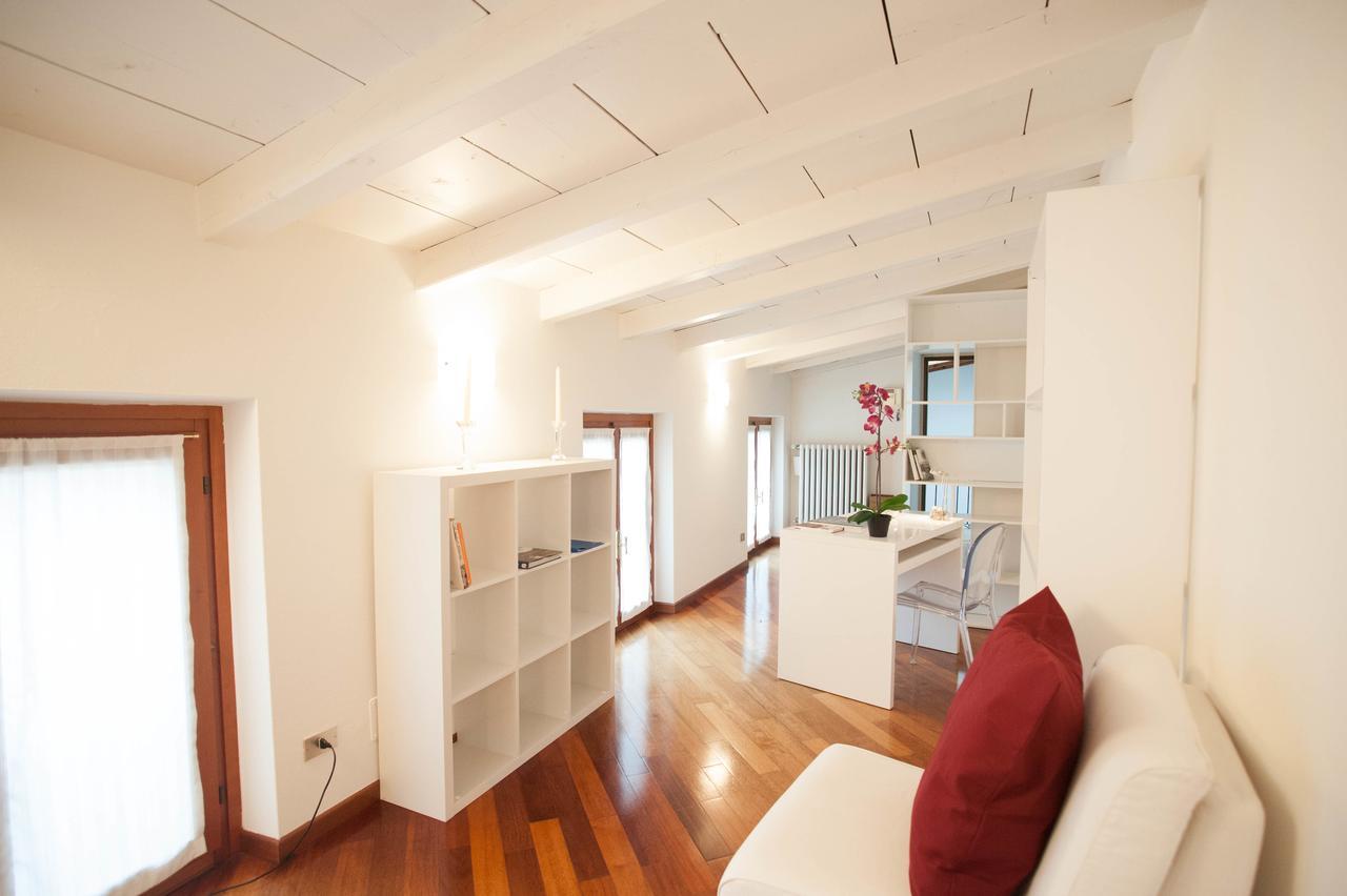 ヴェローナItalianflat - Palazzo Zeinerアパートメント エクステリア 写真